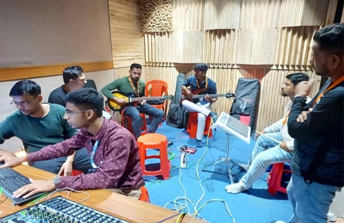 Retro Mix Band records a song at the Sound Recording Studio of Brainware University