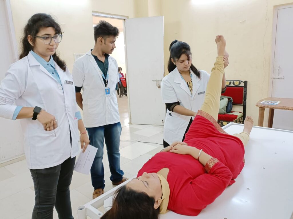 sudents hands on training at the free health camp